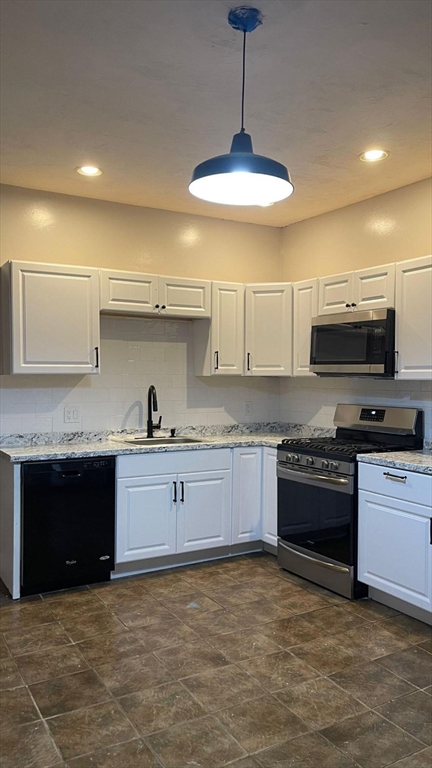 20-22 Mascot St, Boston, Massachusetts, 2 Bedrooms Bedrooms, 5 Rooms Rooms,1 BathroomBathrooms,Residential Lease,For Rent,Mascot St,73454820