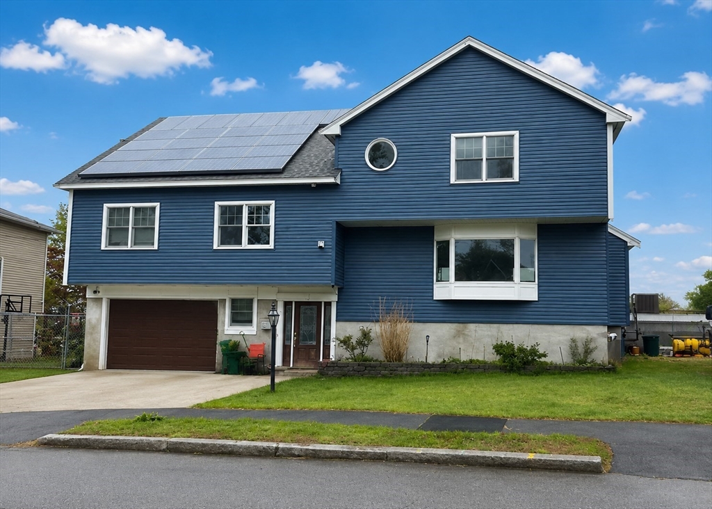 63 Doonan St, Medford, Massachusetts, 4 Bedrooms Bedrooms, 10 Rooms Rooms,2.5 BathroomsBathrooms,Residential,For Sale,Doonan St,73372058