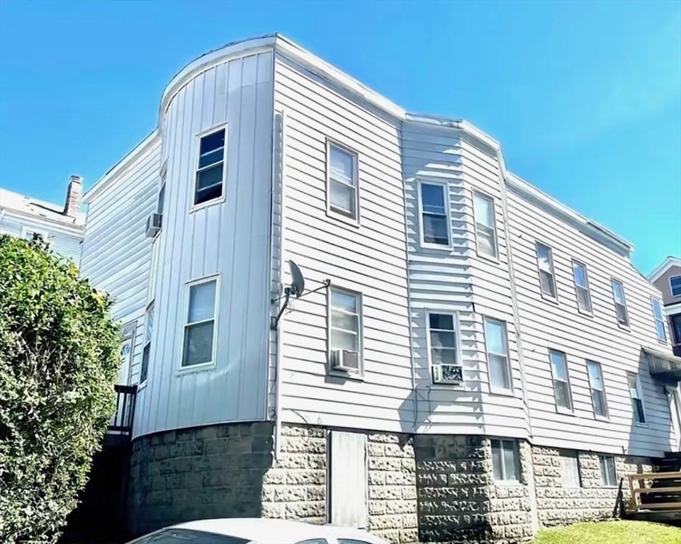 8 Bourne St, Worcester, Massachusetts, 1 Bedroom Bedrooms, 3 Rooms Rooms,1 BathroomBathrooms,Residential Lease,For Rent,Bourne St,73454740