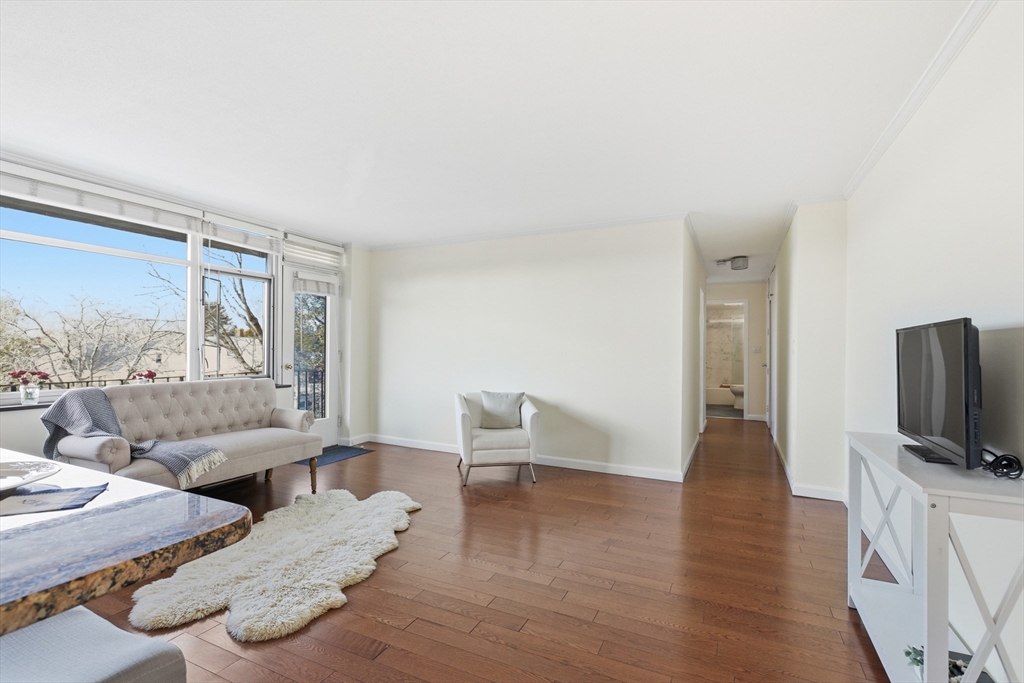 125 Trapelo Rd, Belmont, Massachusetts, 2 Bedrooms Bedrooms, 4 Rooms Rooms,1 BathroomBathrooms,Residential,For Sale,Trapelo Rd,73454531