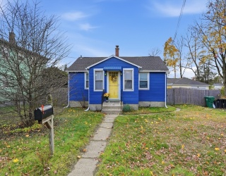 39 State St, Chicopee, Massachusetts, 2 Bedrooms Bedrooms, 4 Rooms Rooms,1 BathroomBathrooms,Residential,For Sale,State St,73454265