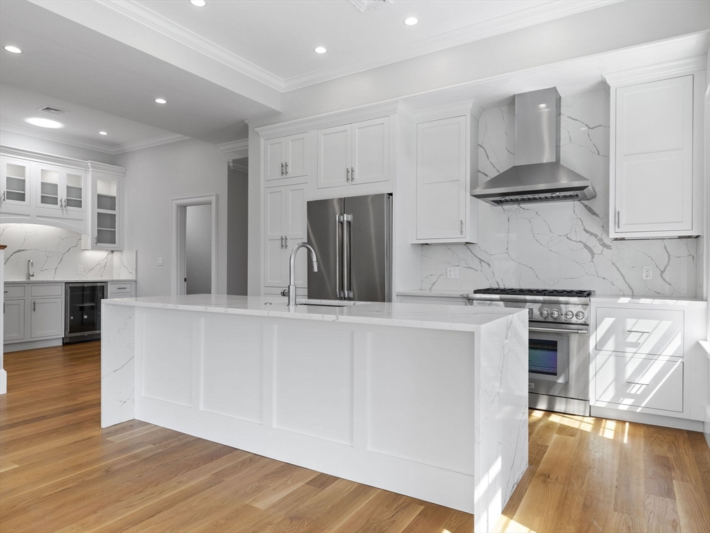 944 E Broadway, Boston, Massachusetts, 3 Bedrooms Bedrooms, 6 Rooms Rooms,2 BathroomsBathrooms,Residential Lease,For Rent,E Broadway,73455037