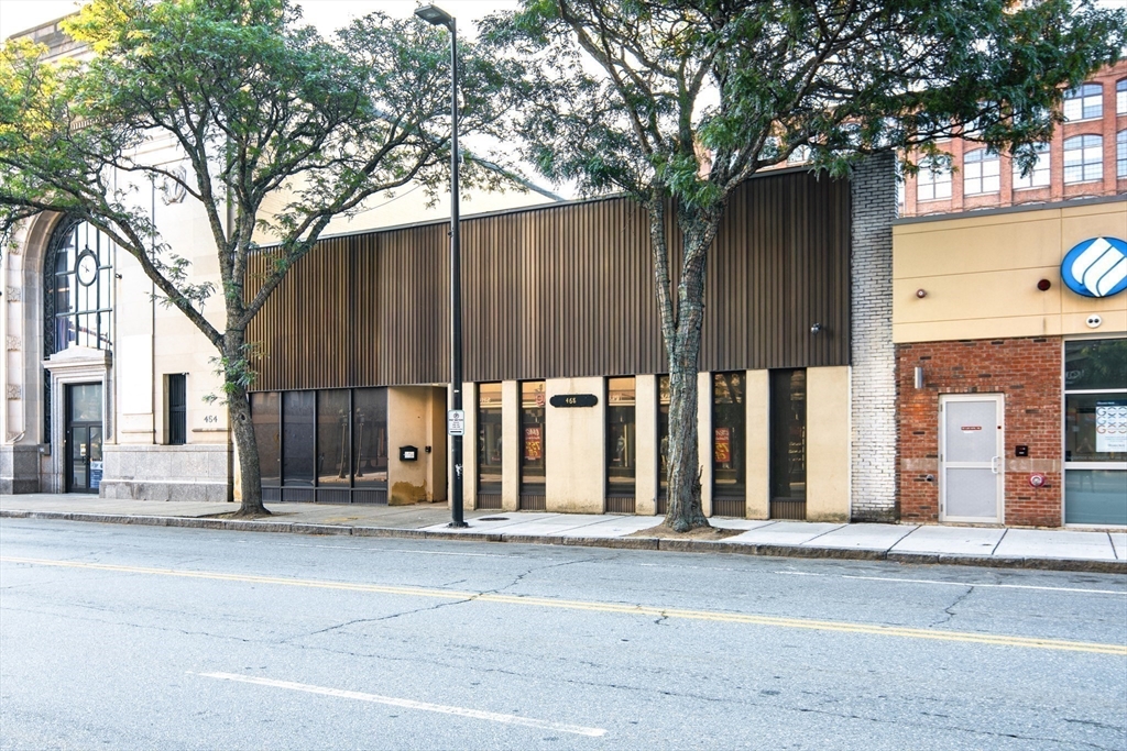 464 Essex St, Lawrence, Massachusetts, ,Commercial Lease,For Rent,Essex St,73453283