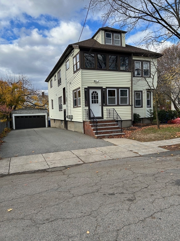 27 Vincent Ave, Belmont, Massachusetts, 2 Bedrooms Bedrooms, 6 Rooms Rooms,1 BathroomBathrooms,Residential Lease,For Rent,Vincent Ave,73455214