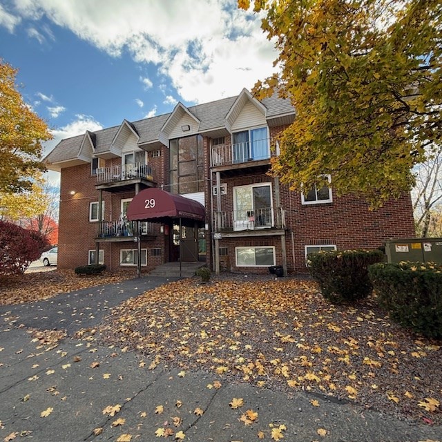 29 Gordon St, Framingham, Massachusetts, 2 Bedrooms Bedrooms, 4 Rooms Rooms,1 BathroomBathrooms,Residential,For Sale,Gordon St,73455083