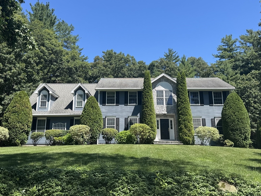 42 Willard Road, Weston, Massachusetts, 4 Bedrooms Bedrooms, 9 Rooms Rooms,3.5 BathroomsBathrooms,Residential Lease,For Rent,Willard Road,73450793