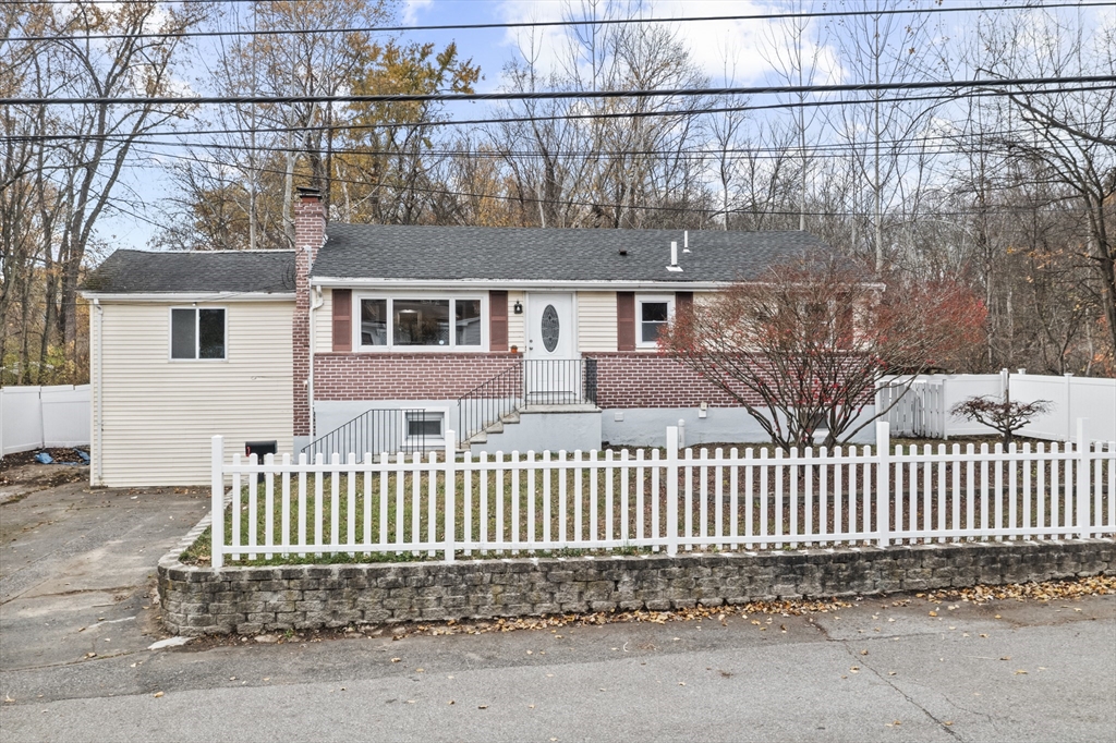 16 Grant Street Extension, Framingham, Massachusetts, 4 Bedrooms Bedrooms, 10 Rooms Rooms,2 BathroomsBathrooms,Residential,For Sale,Grant Street Extension,73455020