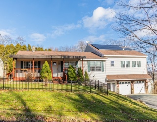 16 Opeechee St, Lanesborough, Massachusetts, 3 Bedrooms Bedrooms, 8 Rooms Rooms,3 BathroomsBathrooms,Residential,For Sale,Opeechee St,73455599