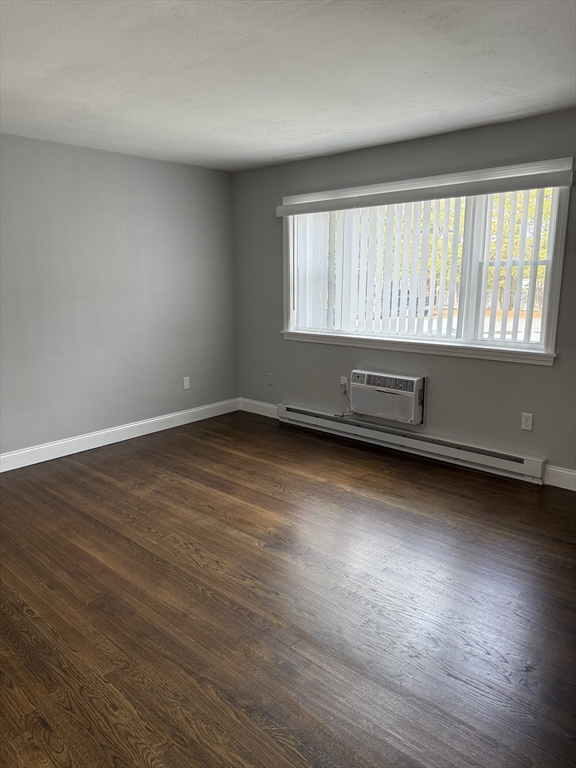 15 Washington, Plainville, Massachusetts, 1 Bedroom Bedrooms, 4 Rooms Rooms,1 BathroomBathrooms,Residential Lease,For Rent,Washington,73455649