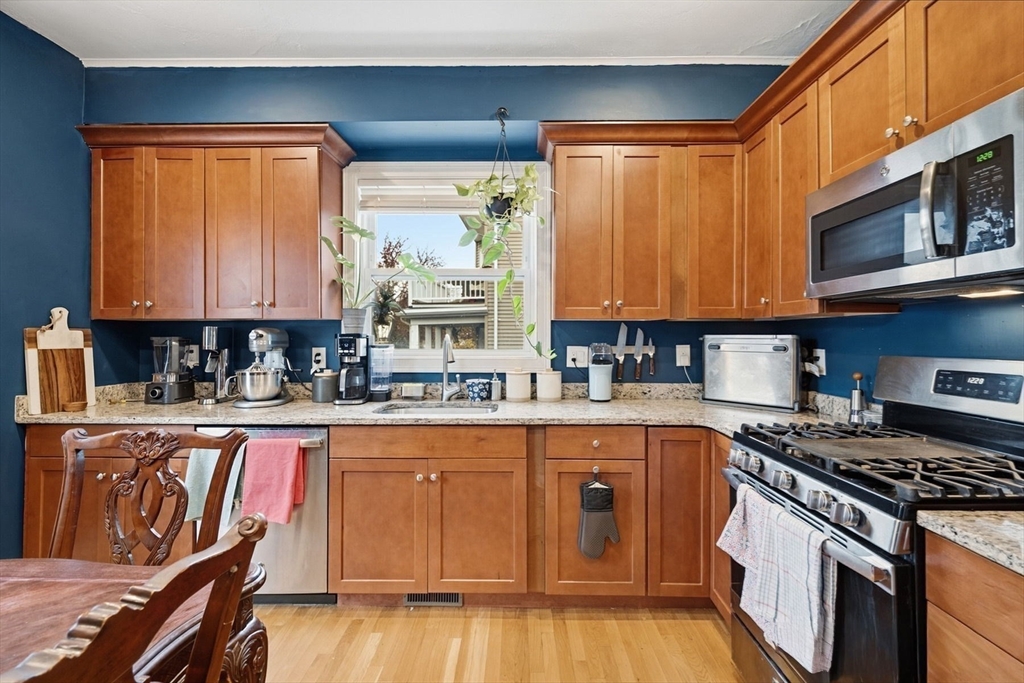 4 Cross St, Malden, Massachusetts, 1 Bedroom Bedrooms, 5 Rooms Rooms,1 BathroomBathrooms,Residential,For Sale,Cross St,73455675