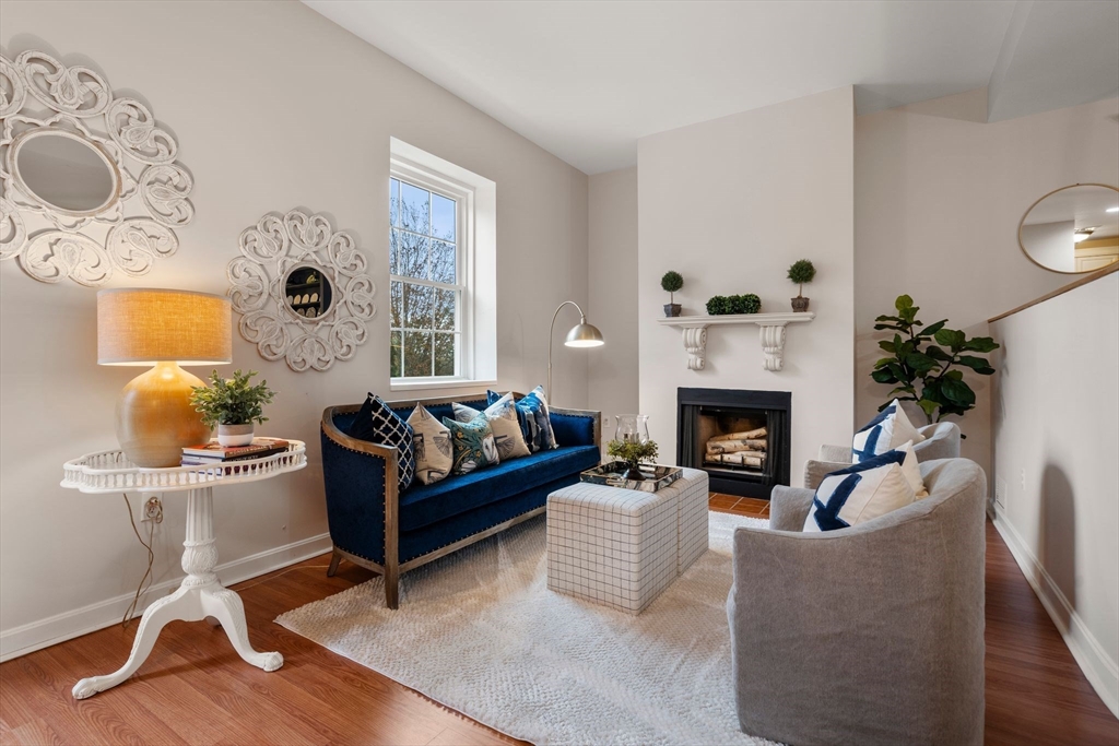 100 Parks St, Duxbury, Massachusetts, 1 Bedroom Bedrooms, 4 Rooms Rooms,1.5 BathroomsBathrooms,Residential,For Sale,Parks St,73455786