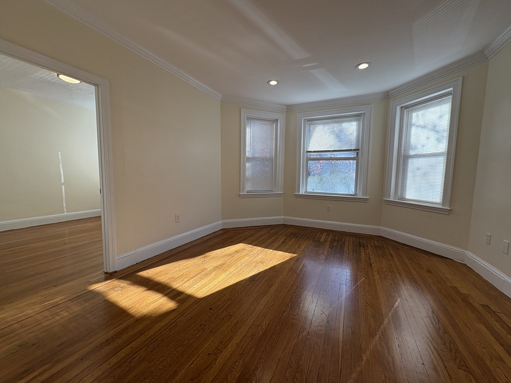 73 Thatcher St, Brookline, Massachusetts, 4 Bedrooms Bedrooms, 7 Rooms Rooms,2 BathroomsBathrooms,Residential Lease,For Rent,Thatcher St,73456340