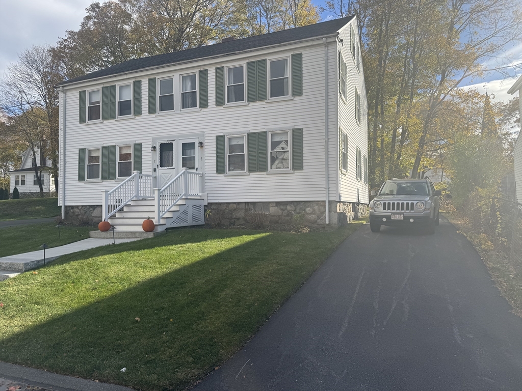 5 Curve St, Lexington, Massachusetts, 2 Bedrooms Bedrooms, 5 Rooms Rooms,1 BathroomBathrooms,Residential Lease,For Rent,Curve St,73455228