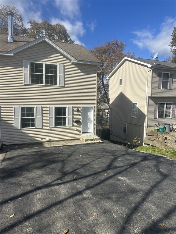 33 Denmark St, Worcester, Massachusetts, 3 Bedrooms Bedrooms, 5 Rooms Rooms,1.5 BathroomsBathrooms,Residential,For Sale,Denmark St,73452084