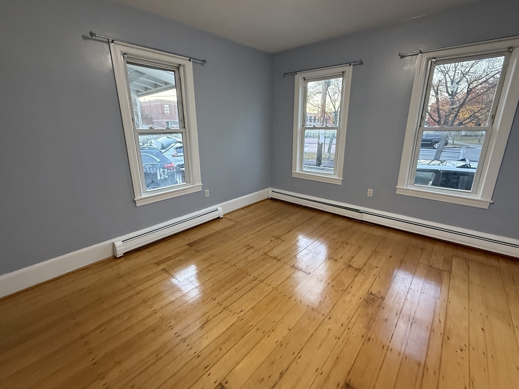 66 Franklin St, Somerville, Massachusetts, 1 Bedroom Bedrooms, 3 Rooms Rooms,1 BathroomBathrooms,Residential Lease,For Rent,Franklin St,73456458