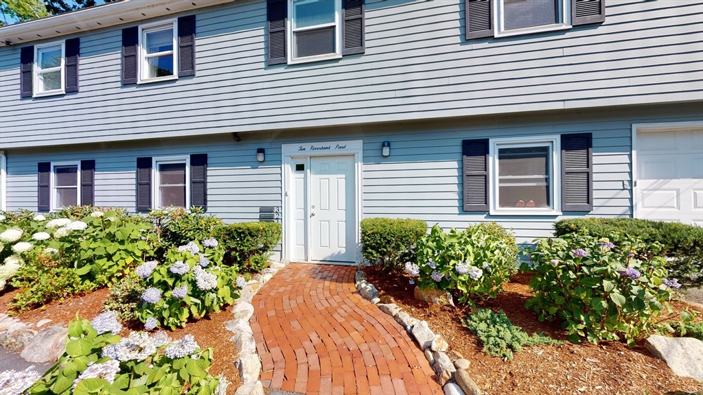 10 Riverbank Rd, Maynard, Massachusetts, 3 Bedrooms Bedrooms, 5 Rooms Rooms,2 BathroomsBathrooms,Residential Lease,For Rent,Riverbank Rd,73456246