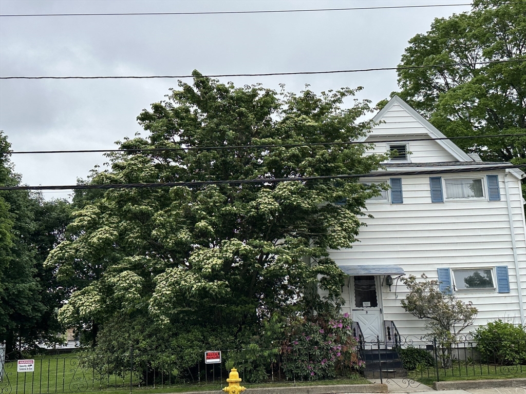 9 Coburn Ave, Worcester, Massachusetts, 5 Bedrooms Bedrooms, 11 Rooms Rooms,2 BathroomsBathrooms,Residential Income,For Sale,Coburn Ave,73386831