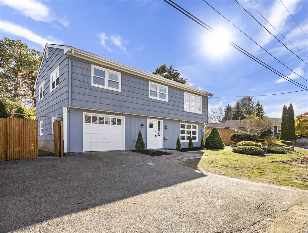 27 Hodgkins Rd, Rockport, Massachusetts, 3 Bedrooms Bedrooms, 6 Rooms Rooms,2 BathroomsBathrooms,Residential,For Sale,Hodgkins Rd,73451588