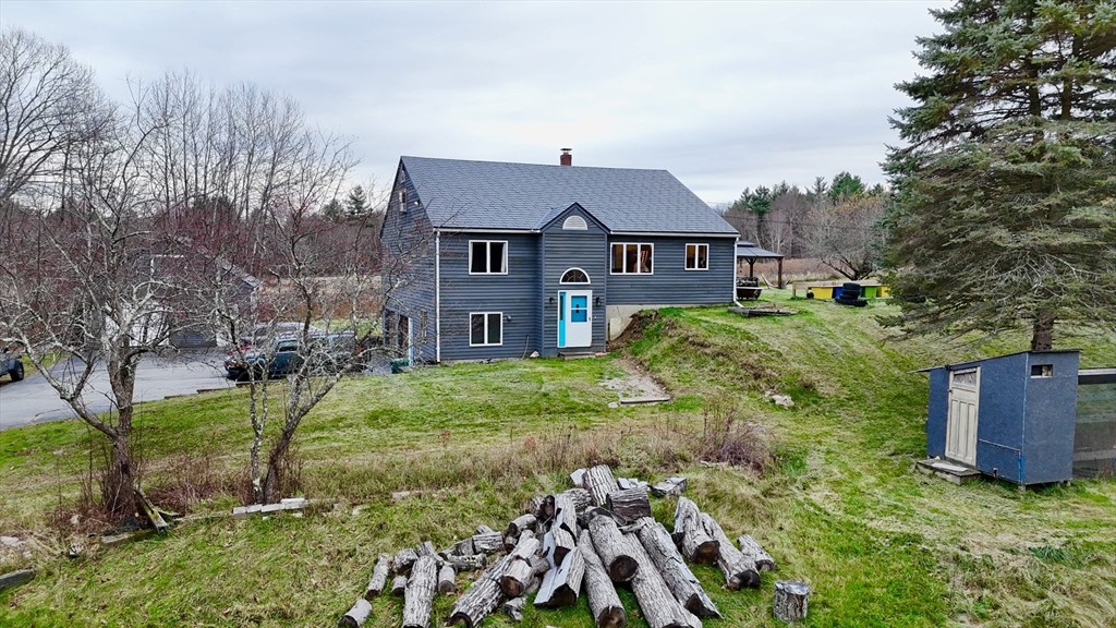 32 Hemlock St, Douglas, Massachusetts, 3 Bedrooms Bedrooms, 7 Rooms Rooms,2 BathroomsBathrooms,Residential,For Sale,Hemlock St,73456351