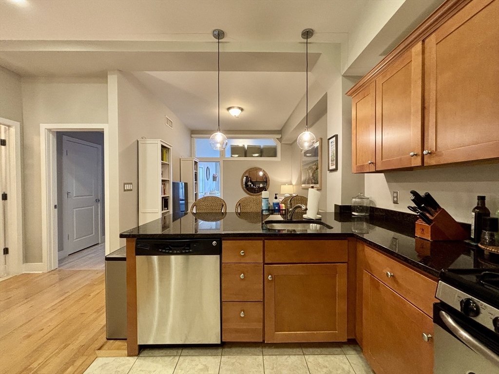 20 Parmenter St., Boston, Massachusetts, 2 Bedrooms Bedrooms, 4 Rooms Rooms,1 BathroomBathrooms,Residential Lease,For Rent,Parmenter St.,73456724