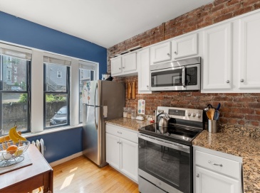1404 Commonwealth Ave, Boston, Massachusetts, 1 Bedroom Bedrooms, 5 Rooms Rooms,1 BathroomBathrooms,Residential Lease,For Rent,Commonwealth Ave,73451305