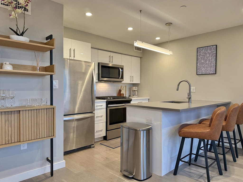 244 Hanover St, Boston, Massachusetts, 2 Bedrooms Bedrooms, 5 Rooms Rooms,2 BathroomsBathrooms,Residential Lease,For Rent,Hanover St,73456738