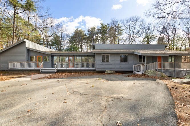 398 Essex St, Beverly, Massachusetts, ,Commercial Lease,For Rent,Essex St,73308857