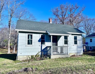 127 Beach Rd, Salisbury, Massachusetts, 2 Bedrooms Bedrooms, 4 Rooms Rooms,1.5 BathroomsBathrooms,Residential,For Sale,Beach Rd,73456267