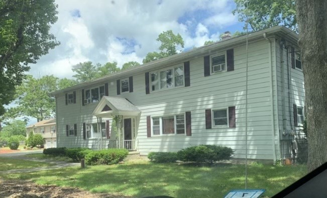 3 Colonial Ave, Thompson, Connecticut, 2 Bedrooms Bedrooms, 4 Rooms Rooms,1 BathroomBathrooms,Residential Lease,For Rent,Colonial Ave,73456638