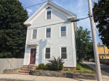 33 Merrill, Newburyport, Massachusetts, 2 Bedrooms Bedrooms, 4 Rooms Rooms,1.5 BathroomsBathrooms,Residential Lease,For Rent,Merrill,73456852