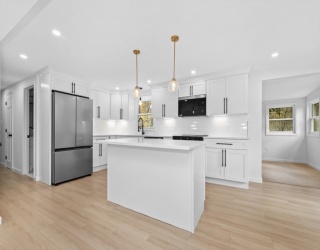 17 Susan Ln, Bellingham, Massachusetts, 3 Bedrooms Bedrooms, 6 Rooms Rooms,3 BathroomsBathrooms,Residential,For Sale,Susan Ln,73453634