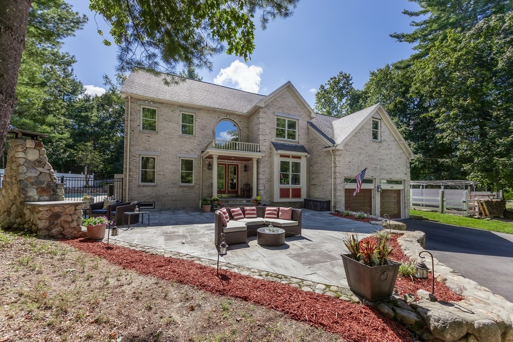 140 Goulding St., Holliston, Massachusetts, 4 Bedrooms Bedrooms, 12 Rooms Rooms,3 BathroomsBathrooms,Residential,For Sale,Goulding St.,73456867