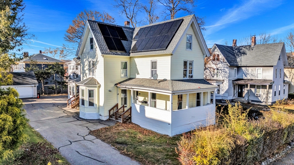 28 Richards St, Worcester, Massachusetts, 8 Bedrooms Bedrooms, 14 Rooms Rooms,3 BathroomsBathrooms,Residential Income,For Sale,Richards St,73457170