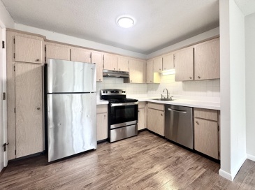 130 North Street, Newton, Massachusetts, 2 Bedrooms Bedrooms, 4 Rooms Rooms,1 BathroomBathrooms,Residential Lease,For Rent,North Street,73455692