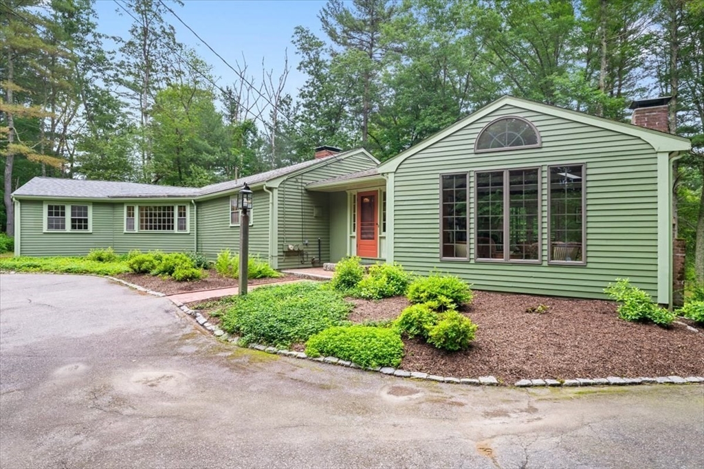 53 Woodland St, Sherborn, Massachusetts, 3 Bedrooms Bedrooms, 7 Rooms Rooms,1.5 BathroomsBathrooms,Residential,For Sale,Woodland St,73397531