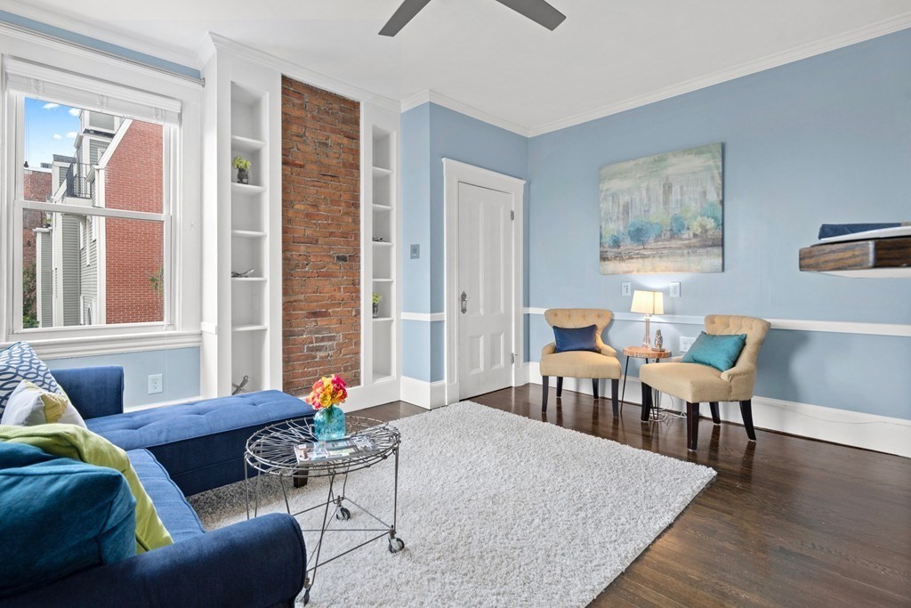 256 Bunker Hill Street, Boston, Massachusetts, 1 Bedroom Bedrooms, 3 Rooms Rooms,1 BathroomBathrooms,Residential Lease,For Rent,Bunker Hill Street,73391161