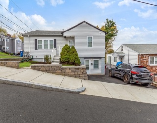 41 S Irving St, Revere, Massachusetts, 6 Bedrooms Bedrooms, 10 Rooms Rooms,2 BathroomsBathrooms,Residential Income,For Sale,S Irving St,73452354