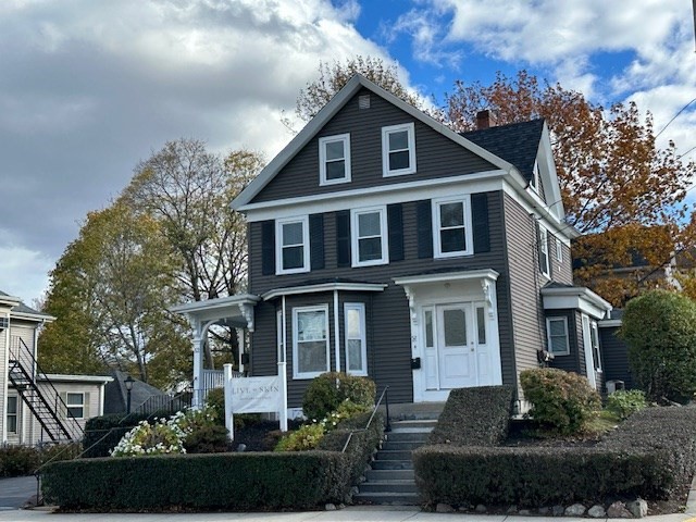 52 Pleasant St, Woburn, Massachusetts, 5 Bedrooms Bedrooms, 12 Rooms Rooms,2.5 BathroomsBathrooms,Residential Income,For Sale,Pleasant St,73452609