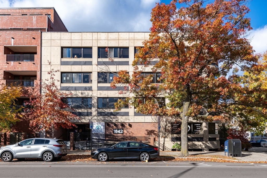 1842 Beacon St, Brookline, Massachusetts, ,Commercial Sale,For Sale,Beacon St,73454521