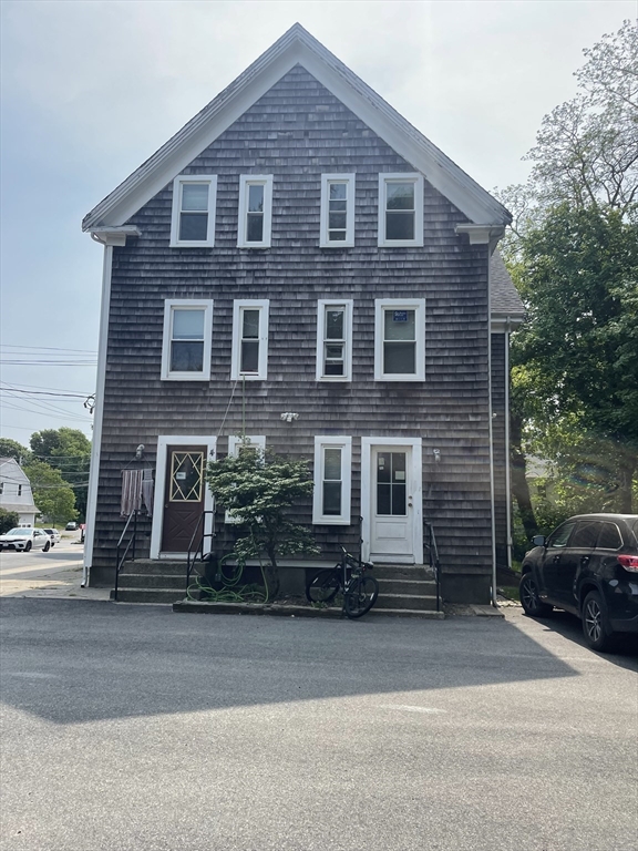 4 Prince St, Plymouth, Massachusetts, 2 Bedrooms Bedrooms, 4 Rooms Rooms,1 BathroomBathrooms,Residential Lease,For Rent,Prince St,73457566
