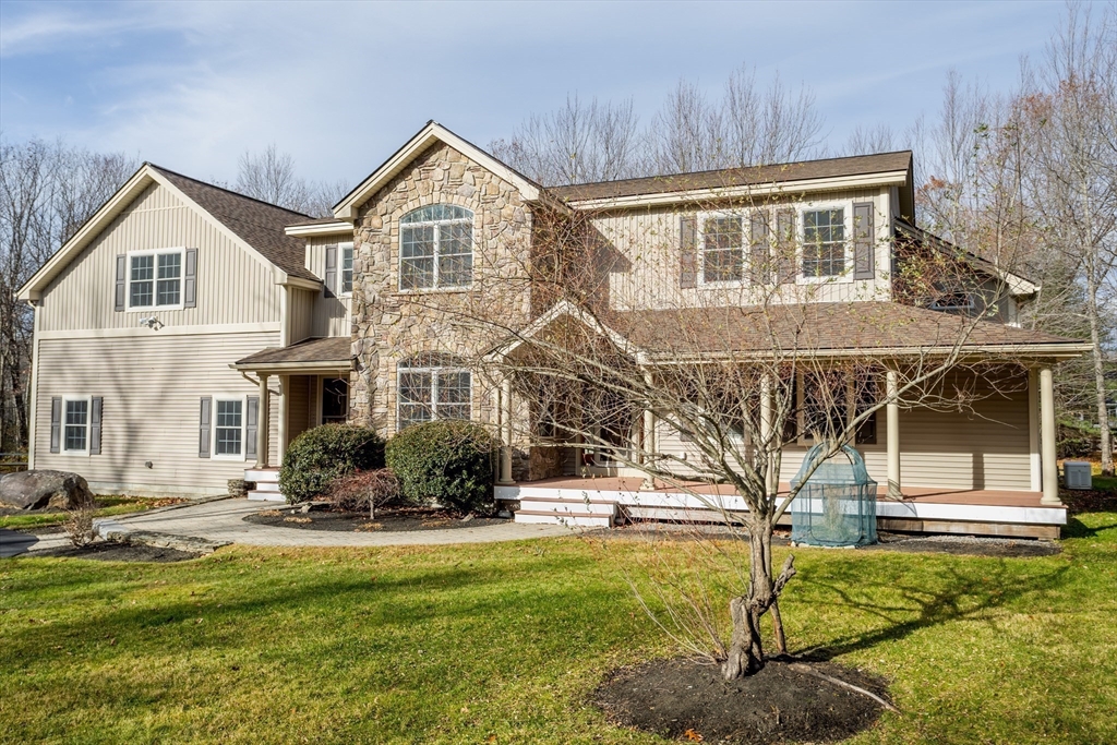837 Mount Elam Rd, Fitchburg, Massachusetts, 5 Bedrooms Bedrooms, 8 Rooms Rooms,4 BathroomsBathrooms,Residential,For Sale,Mount Elam Rd,73457392