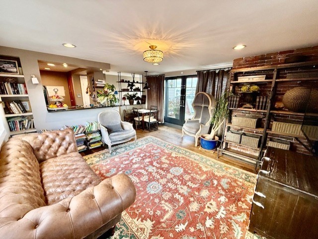 480 Commercial Street, Boston, Massachusetts, 2 Bedrooms Bedrooms, 5 Rooms Rooms,1 BathroomBathrooms,Residential Lease,For Rent,Commercial Street,73456982