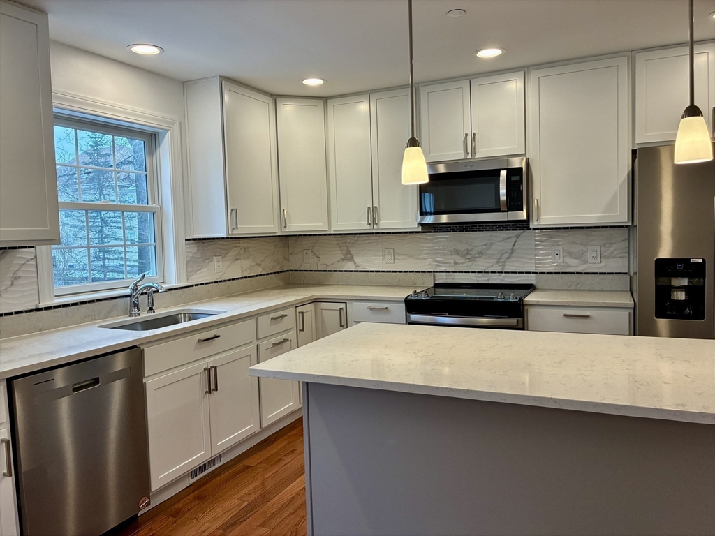 215 High Street, Taunton, Massachusetts, 3 Bedrooms Bedrooms, 6 Rooms Rooms,2.5 BathroomsBathrooms,Residential,For Sale,High Street,73456667