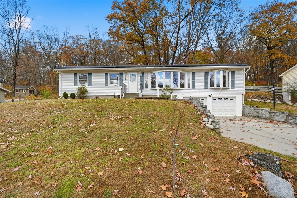 723 Florence Rd, Northampton, Massachusetts, 4 Bedrooms Bedrooms, 7 Rooms Rooms,3 BathroomsBathrooms,Residential,For Sale,Florence Rd,73452792