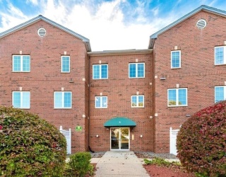 7 Conant Road, Winchester, Massachusetts, 2 Bedrooms Bedrooms, 5 Rooms Rooms,2.5 BathroomsBathrooms,Residential Lease,For Rent,Conant Road,73457225