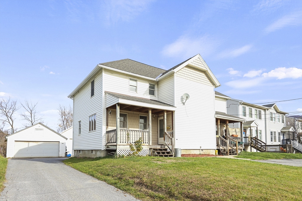 31-33 Apremont St, Adams, Massachusetts, 4 Bedrooms Bedrooms, 9 Rooms Rooms,2 BathroomsBathrooms,Residential Income,For Sale,Apremont St,73453609