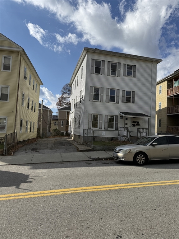 218 Vernon St, Worcester, Massachusetts, 3 Bedrooms Bedrooms, 6 Rooms Rooms,1 BathroomBathrooms,Residential Lease,For Rent,Vernon St,73453116