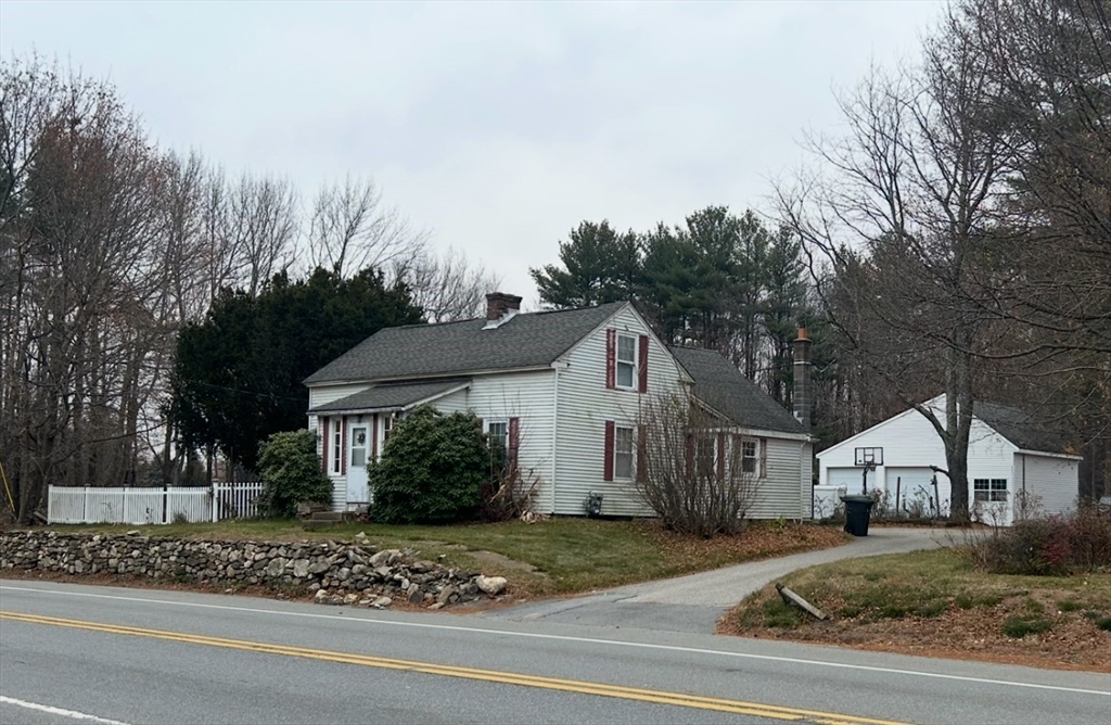 1576 Main St, Leicester, Massachusetts, 3 Bedrooms Bedrooms, 7 Rooms Rooms,1 BathroomBathrooms,Residential,For Sale,Main St,73457308