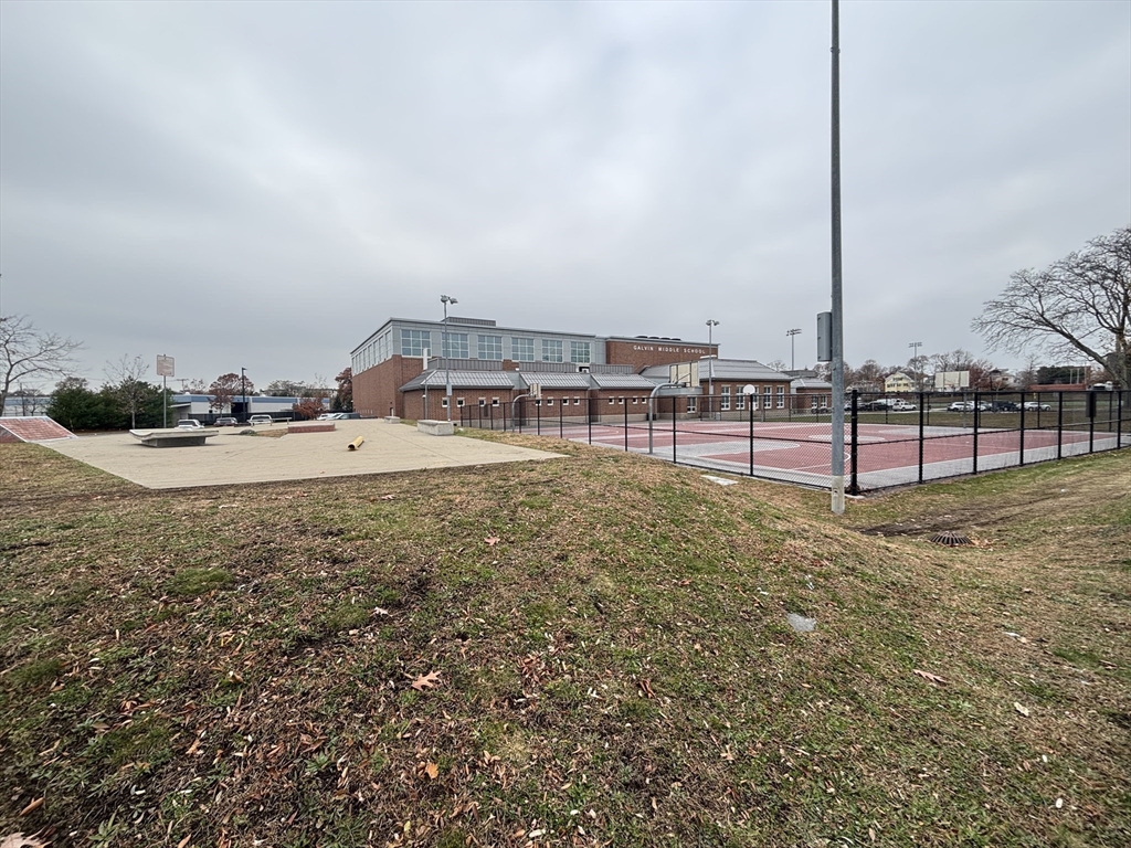 554 Main, Wakefield, Massachusetts, 4 Bedrooms Bedrooms, 7 Rooms Rooms,1 BathroomBathrooms,Residential Lease,For Rent,Main,73457120