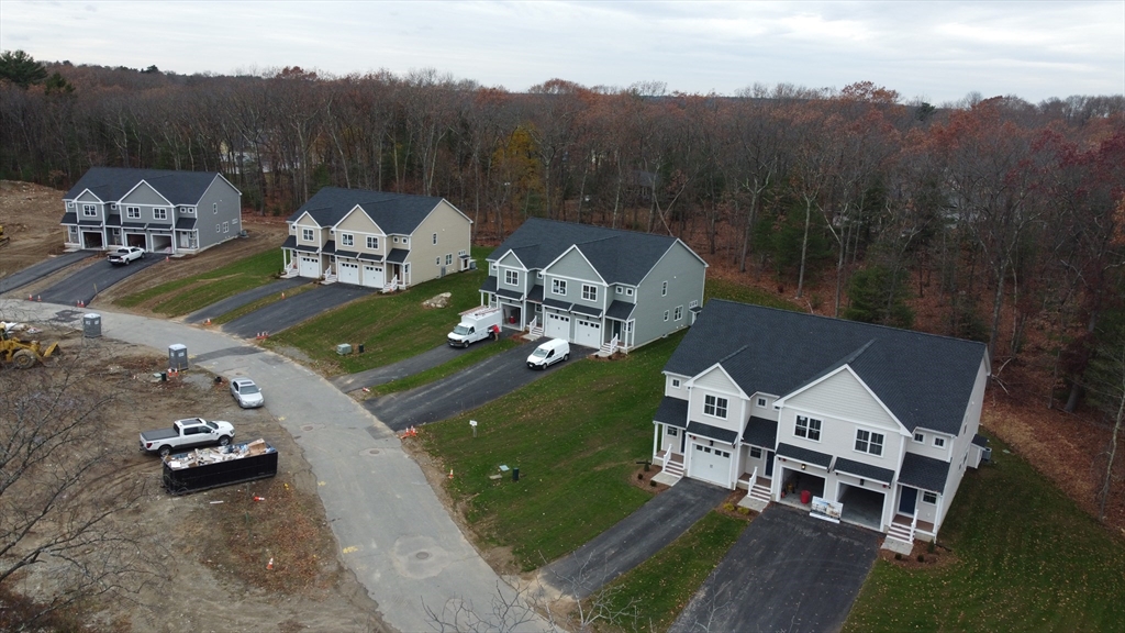 64 Uncas Avenue Extension, Franklin, Massachusetts, 3 Bedrooms Bedrooms, 4 Rooms Rooms,2.5 BathroomsBathrooms,Residential,For Sale,Uncas Avenue Extension,73457685
